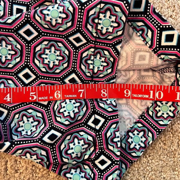 Darling Crown and Ivy  patterned shorts 8p - Picture 9 of 9